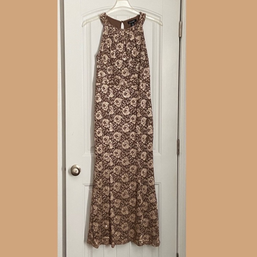 Formal dress perfect for the Fall dance or wedding.